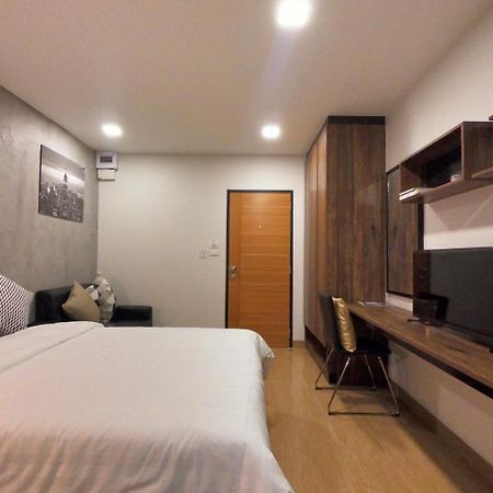 Aparthotel Tata House Bangkok Esterno foto