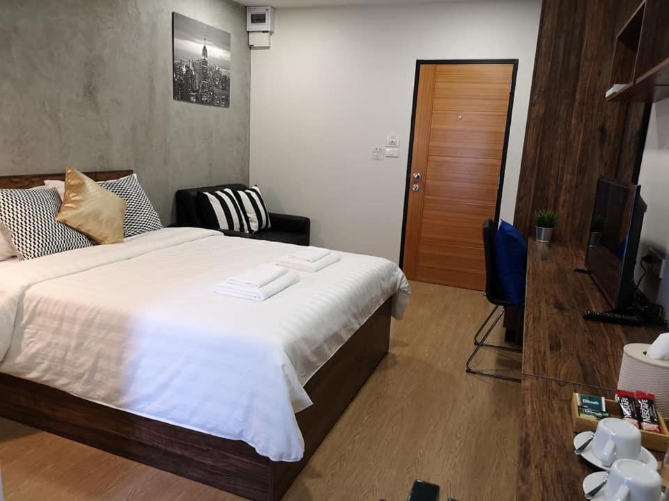 Aparthotel Tata House Bangkok Esterno foto
